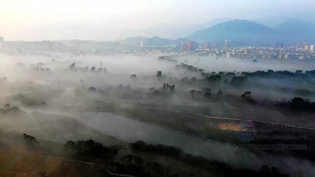 逃出平静乡村